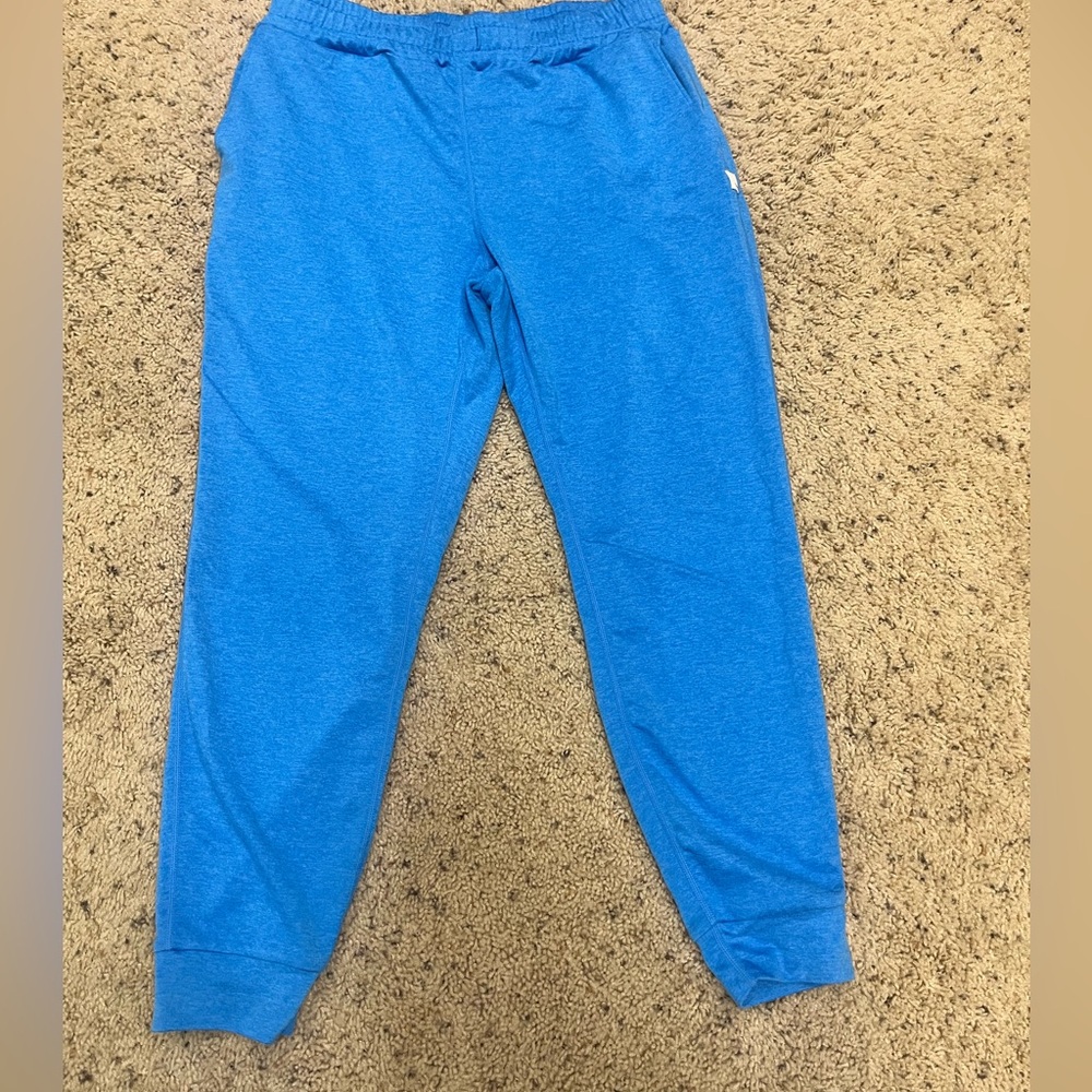 Vuori Sky Blue performance joggers women’s size small
